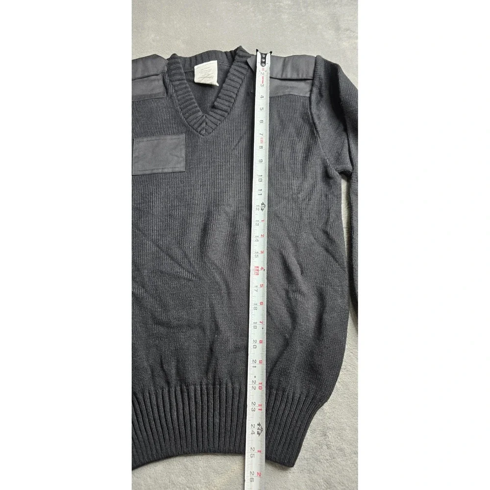 MILITARY EQUIPMENT CORPORATION OF AMERICA V-NECK SWEATER MENS SMALL BLACK